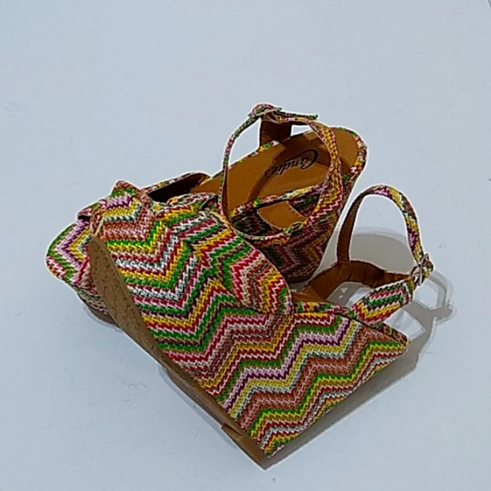 Candie's Vintage Calainey Platform Wedge Sandals